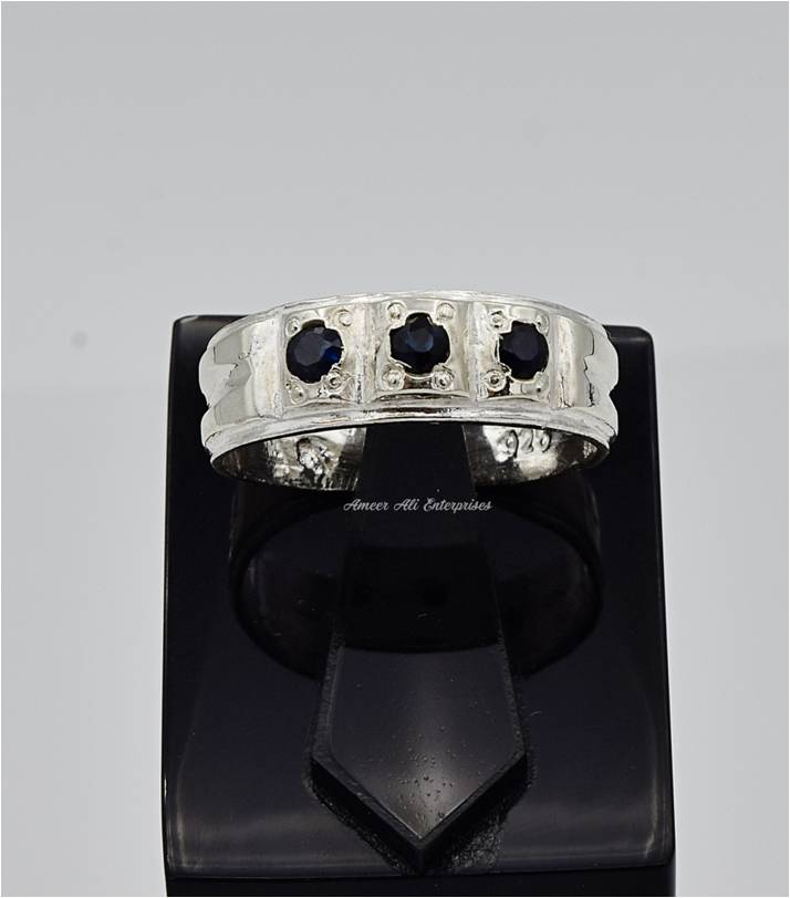 AAE 6576 Chandi Ring 925, Stone: Blue Sapphire (Neelam)