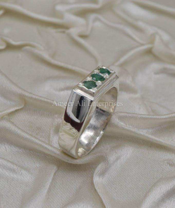 AAE 9811 Chandi Ring 925, Stone Emerald (Zamurd) - AmeerAliEnterprises