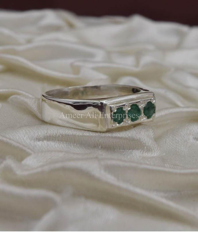 AAE 9811 Chandi Ring 925, Stone Emerald (Zamurd) - AmeerAliEnterprises