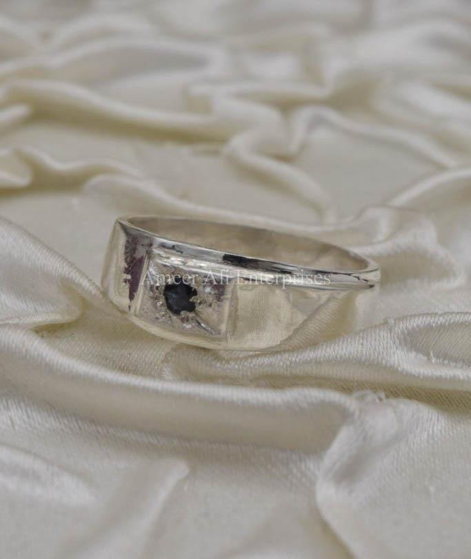 AAE 1436 Chandi Ring 925, Stone: Blue Sapphire (Neelam) - AmeerAliEnterprises