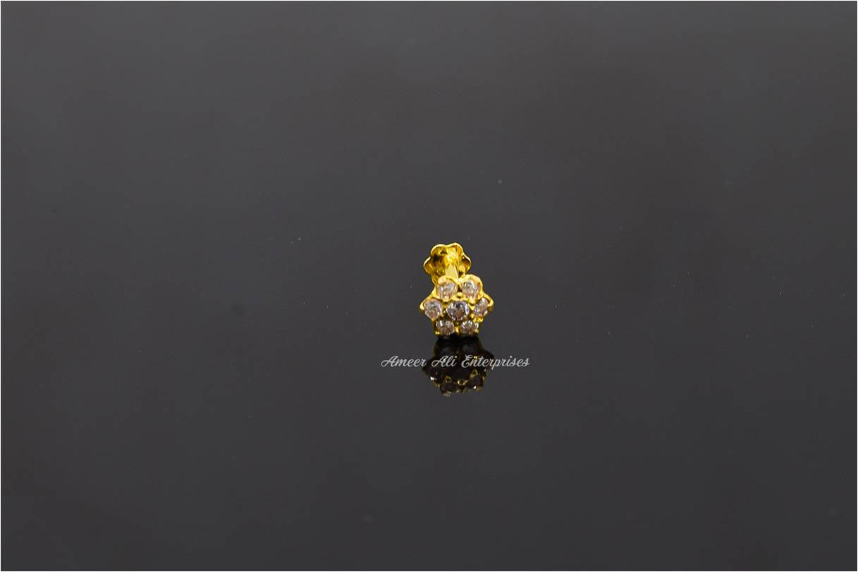 AAE 6928 Gold Nose Pin, Stone: Zircon