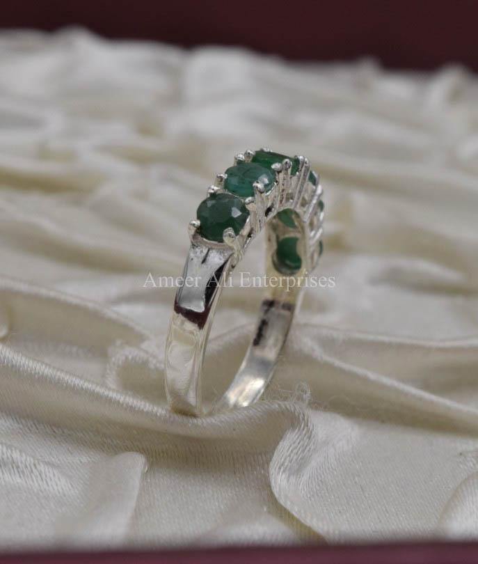 AAE 1564 Chandi Ring 925, Stone Emerald (Zamurd) - AmeerAliEnterprises