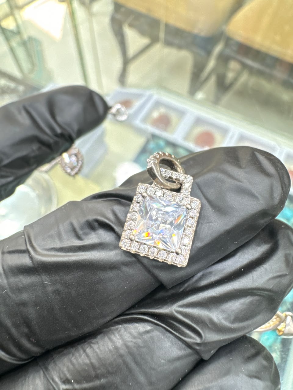AAE 2342 Chandi Pendant 925, Stone: Zircon