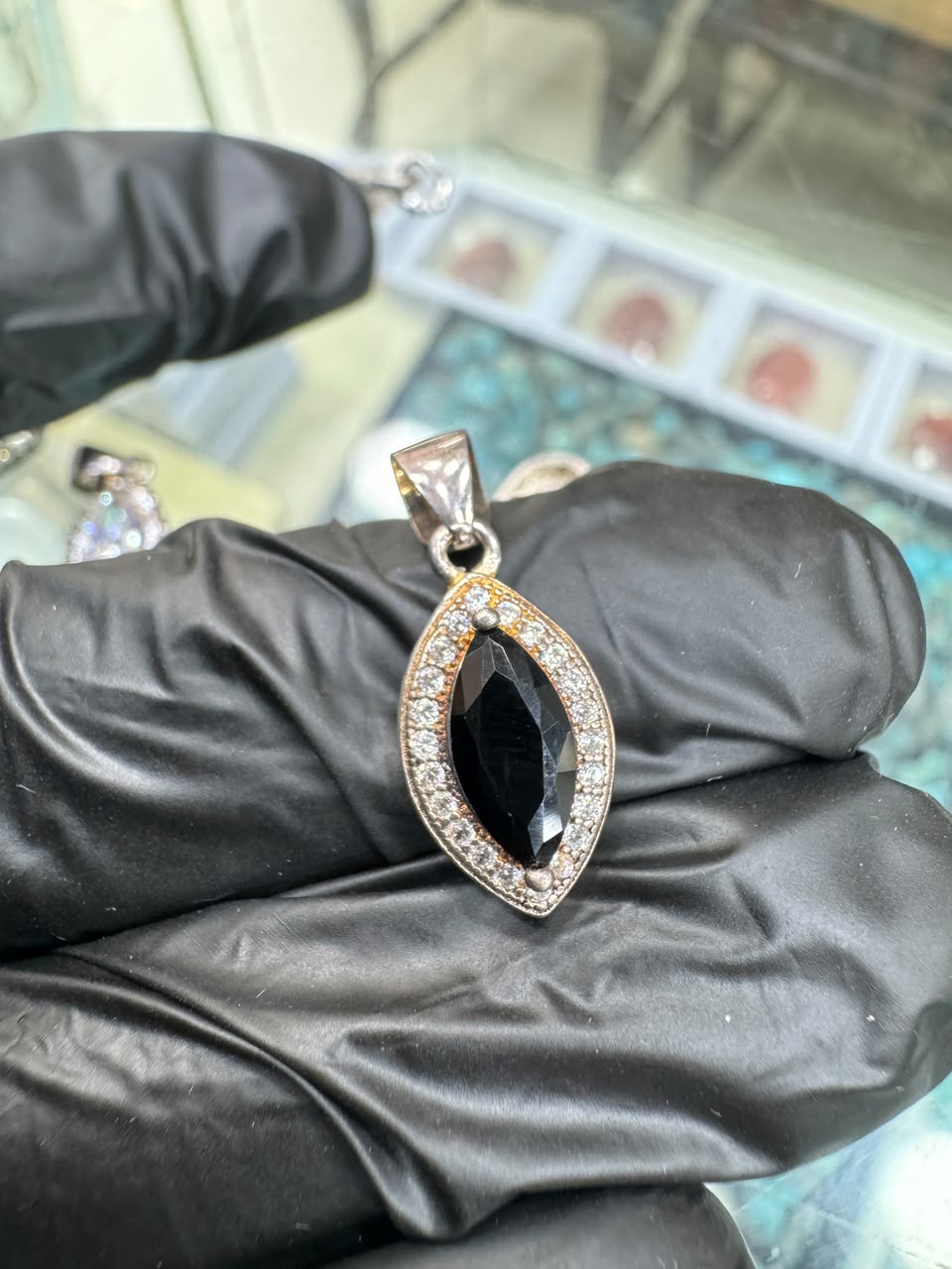 AAE 2343 Chandi Pendant 925, Stone: Zircon