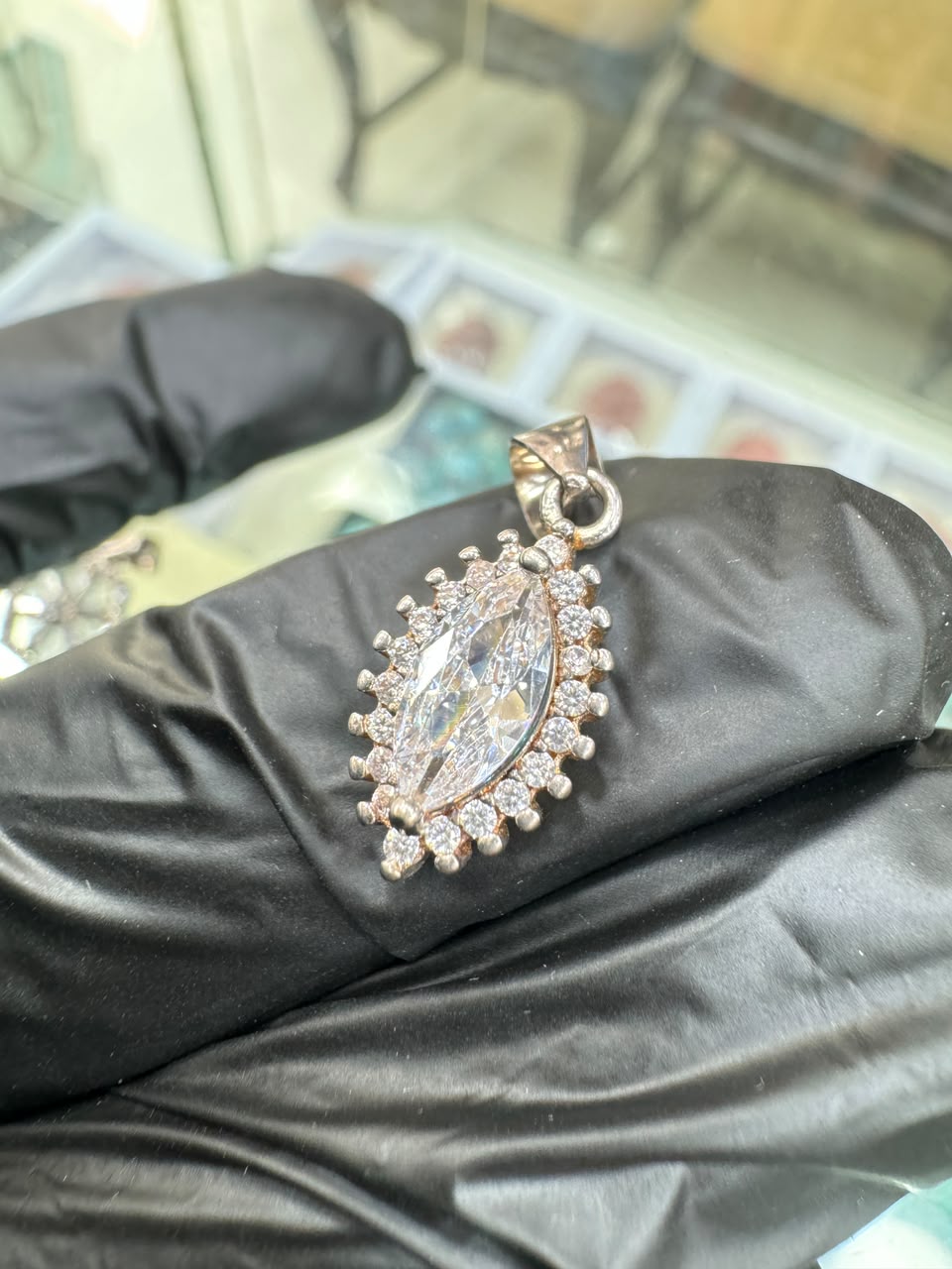 AAE 2348 Chandi Pendant 925, Stone: Zircon