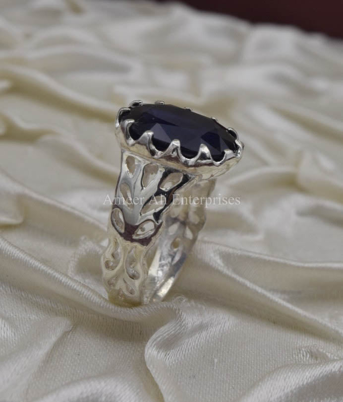 AAE 1433 Chandi Ring 925, Stone: Blue Sapphire (Neelam)