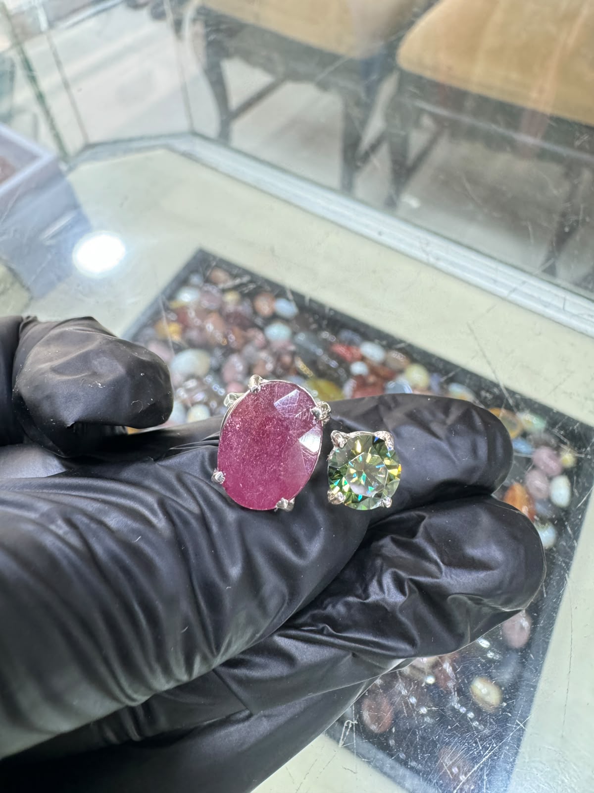 AAE 7784 Chandi Ring 925, Stone: Ruby (Yaqoot) & Green Moissanite