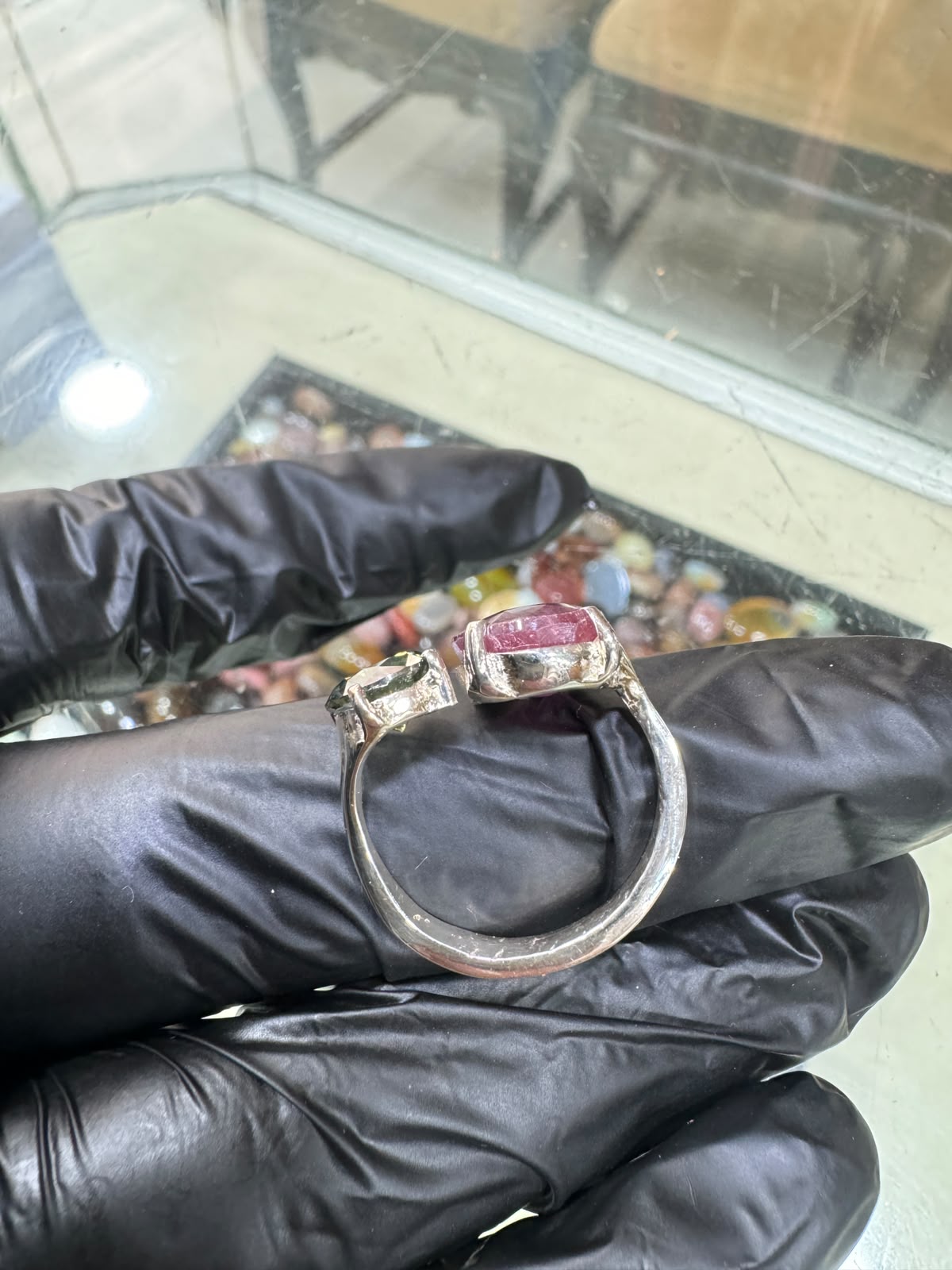 AAE 7784 Chandi Ring 925, Stone: Ruby (Yaqoot) & Green Moissanite