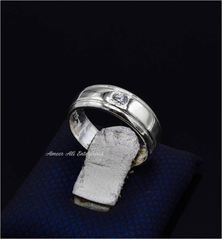 Real Aqeeq Silver (Chandi) Ring for girls! Visit the website or inbox for  the order #silverearring #aqeeqsilverrings #beautifulSilverring... |  Instagram
