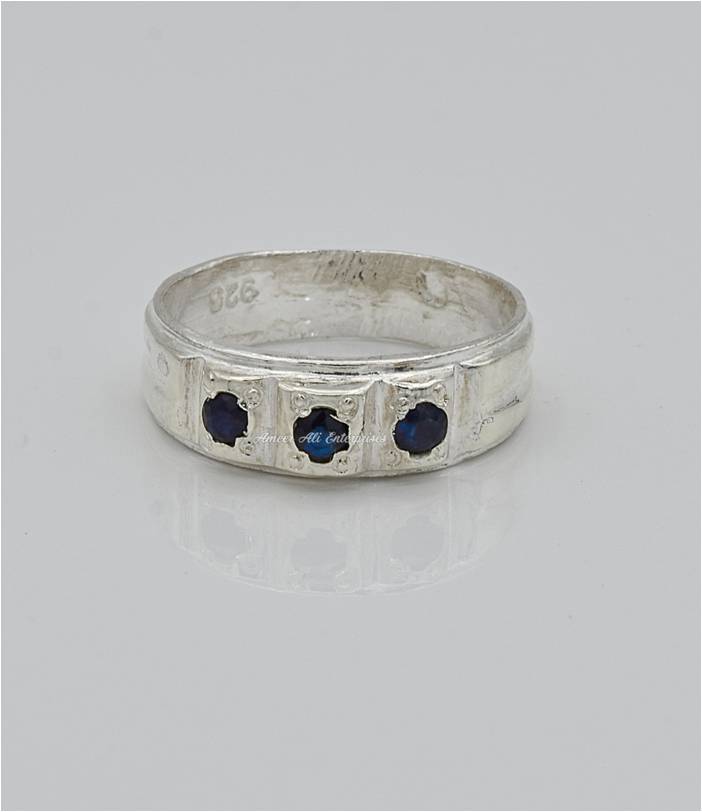 AAE 6576 Chandi Ring 925, Stone: Blue Sapphire (Neelam)