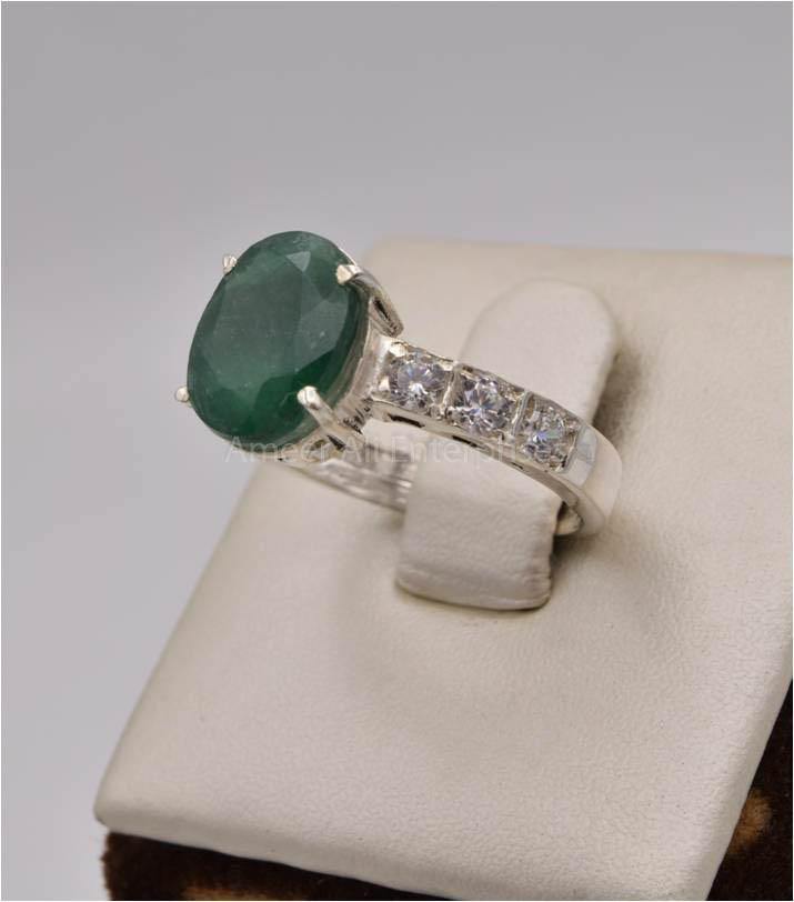 AAE 2505 Chandi Ring 925, Stone: Emerald (Zamorad) - AmeerAliEnterprises