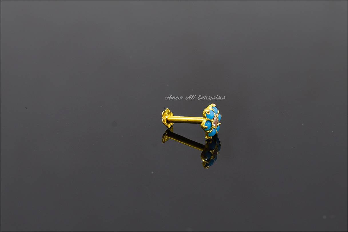 AAE 6922 Gold Nose Pin, Stone: Zircon & Feroza