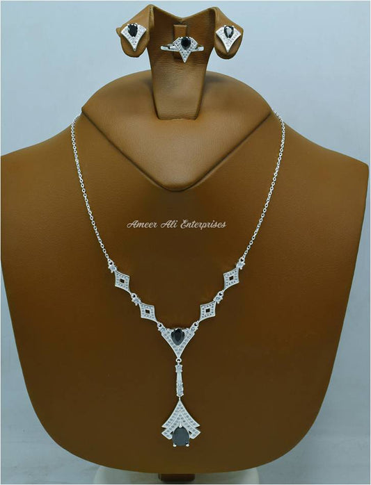 AAE 6950 Chandi Set 925. Stone: Zircon